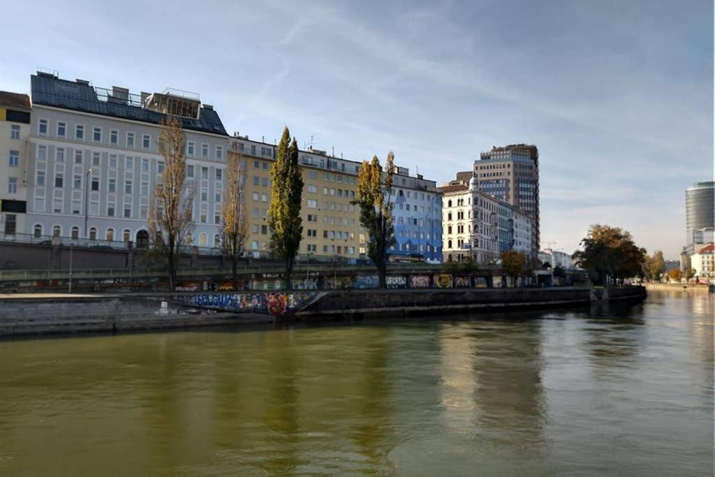 Family With Two Bathrooms Near To Center Apartment Wien